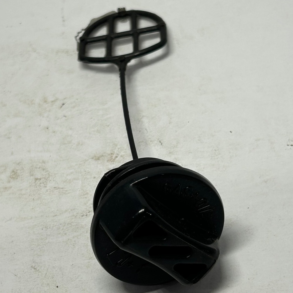 Poulan Craftsman Fuel Cap Assembly 580940901 577858501 Black Gas Oil Tank Lid